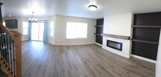 Foto del edificio - Spacious 4-Bedroom Home in Highly Sought-After Summerfield Community!