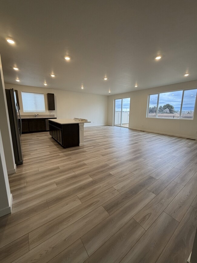 Foto del edificio - 7898 E Hilton Head St