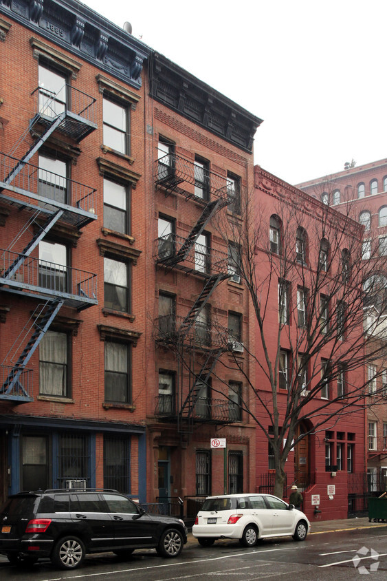 Foto principal - 659 Washington St