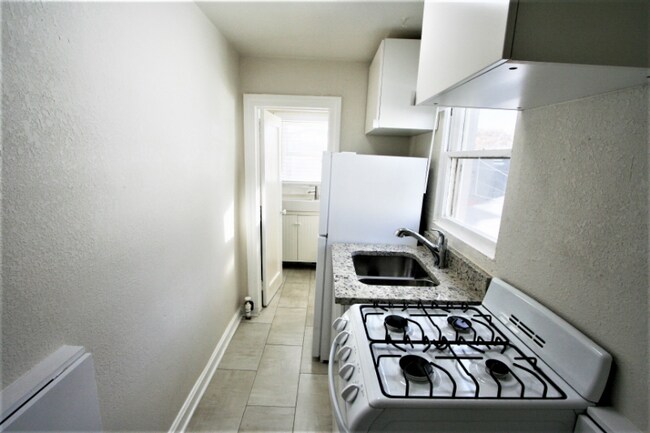Foto del edificio - 1247 N Clarkson St