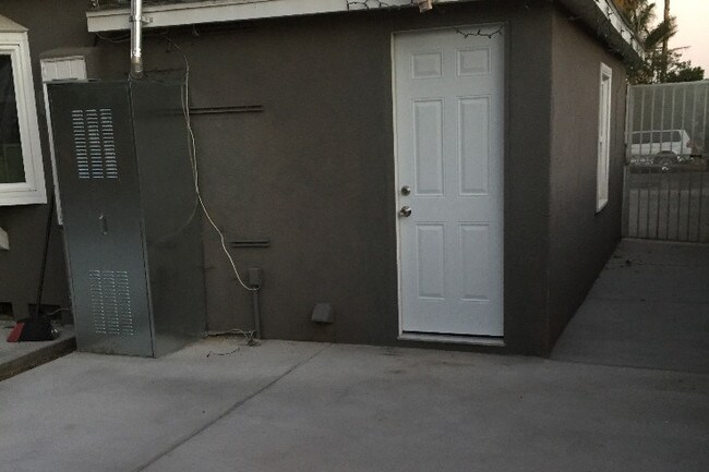 Foto del edificio - 16043 Leadwell St