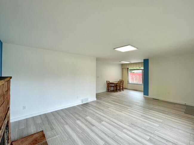 Building Photo - Great Home for rent