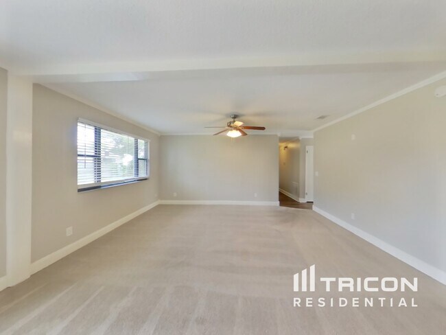 Foto del edificio - 5726 Springhaven Dr