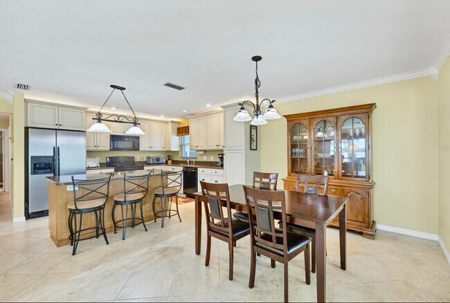 Building Photo - 4849 Mt Vernon Dr