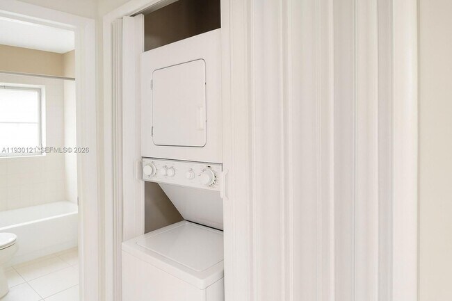 Foto del edificio - 4951 Wedgewood Way