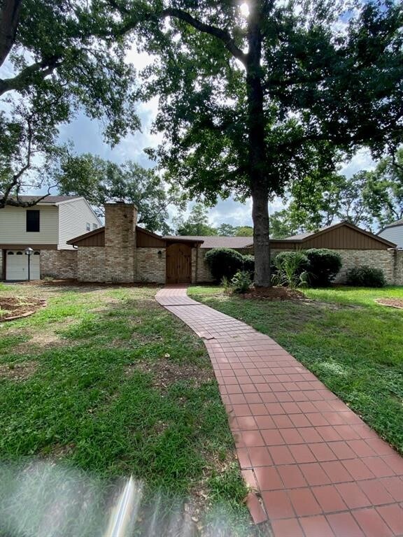 Foto del edificio - 12710 Shady Knoll Ln