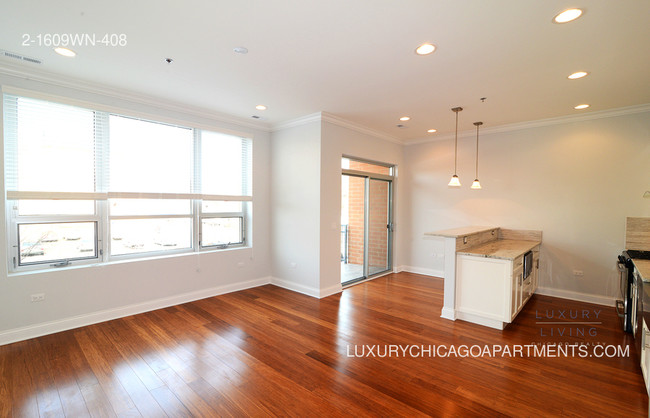 Building Photo - 1609 W Warren Blvd