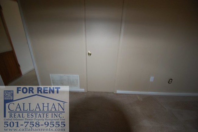 Foto del edificio - 1323 N Shackleford Rd