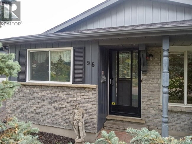 Photo du bâtiment - 95 Cedar Crest St