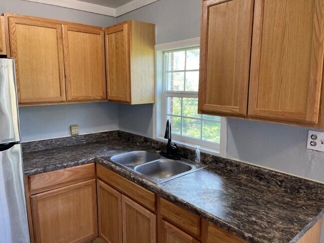 Foto del edificio - 2 bed garage conversion adding a flex room, full size washer connections.