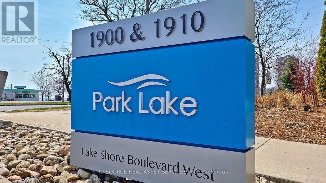 Primary Photo - 1900 Lake Shore Blvd W