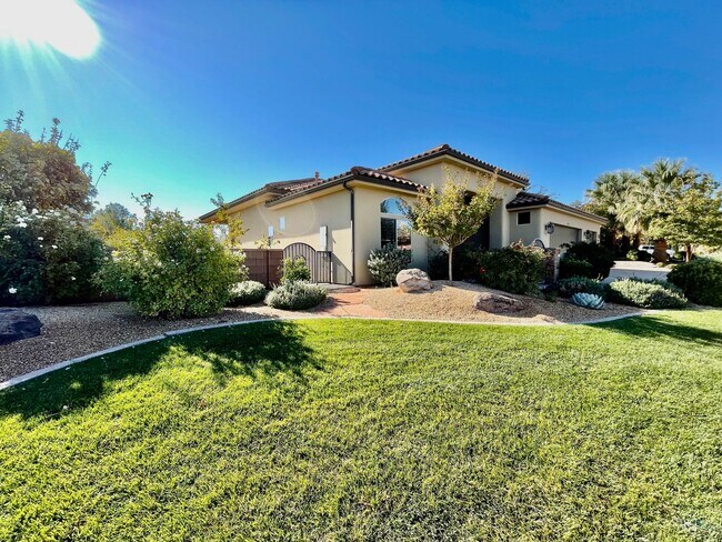 Foto del edificio - Beautiful Pet-Friendly Home on Green Springs Golf Course