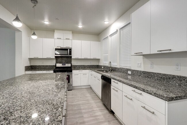 Building Photo - LARGE TOWNHOME IN 92154.  3 BEDROOMS,2.5 B...