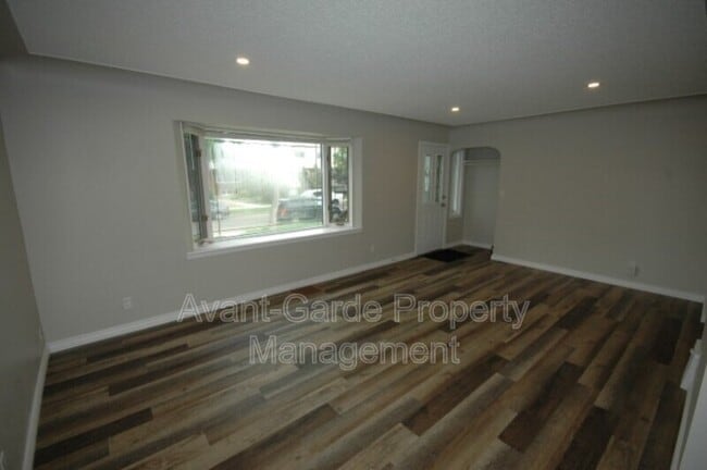 Building Photo - 8529-8583 83 Ave NW