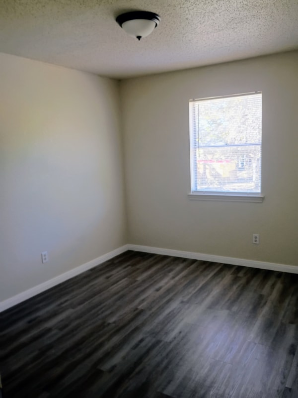 Building Photo - 301 Erby Ave