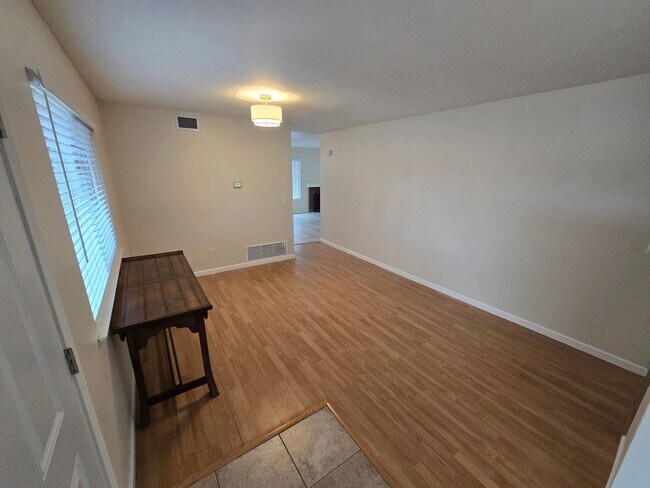 Foto del edificio - Lovely 3 Bedroom Home in Walnut