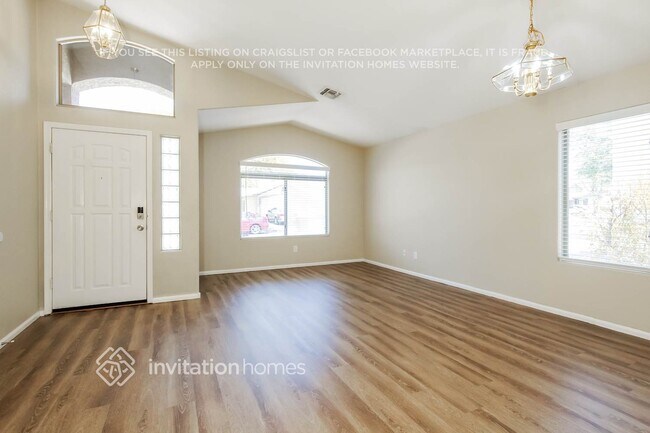 Foto del edificio - 16255 W Moreland St