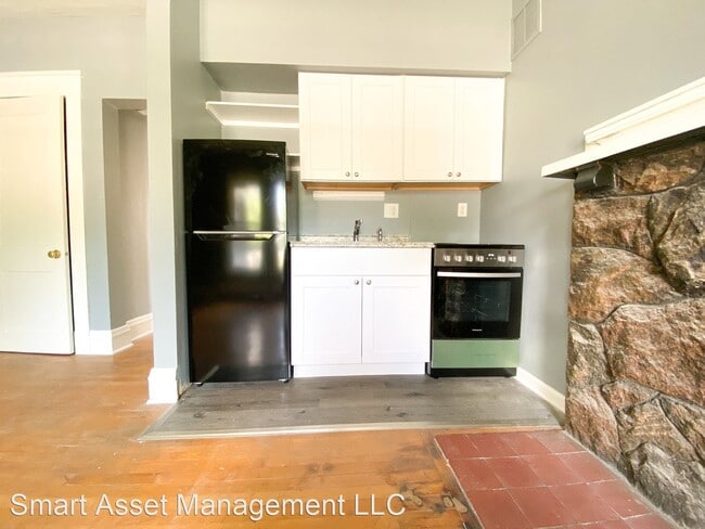 Building Photo - 2500 S 60th St