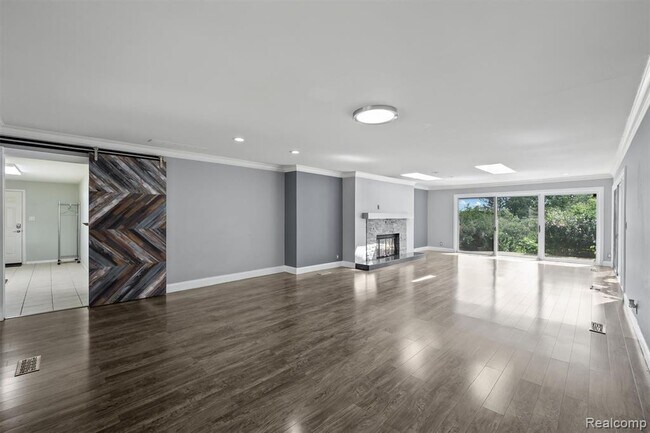 Foto del edificio - 3275 Chickering Ln