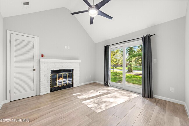 Foto del edificio - 15 Twain Ct