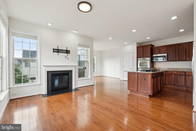 Building Photo - 42691 Galbraith Square