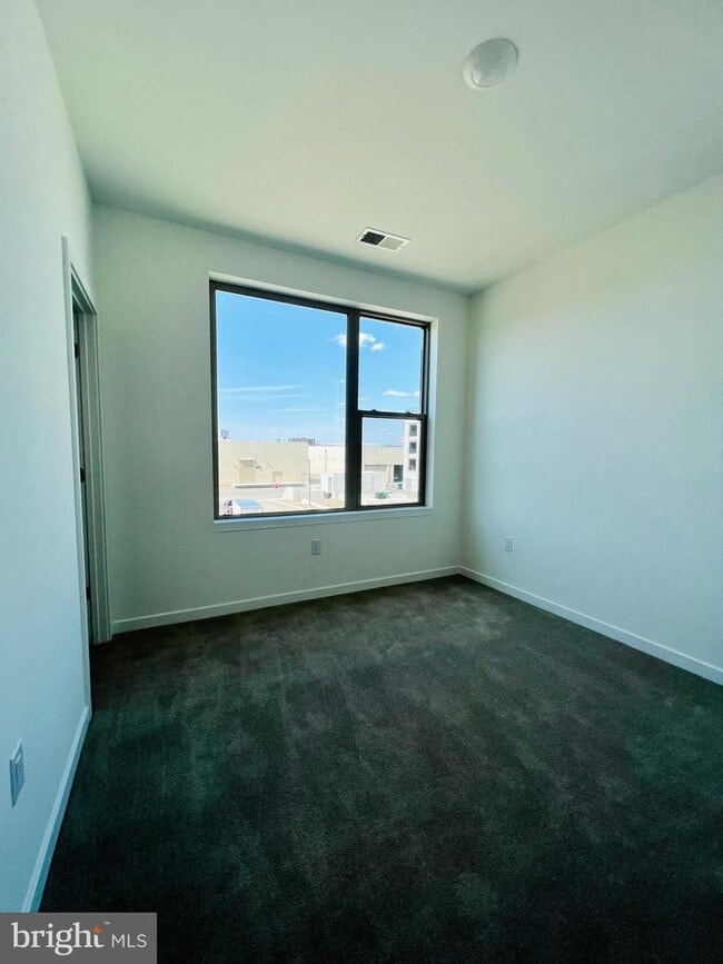 Building Photo - 2032 Northbank Pl