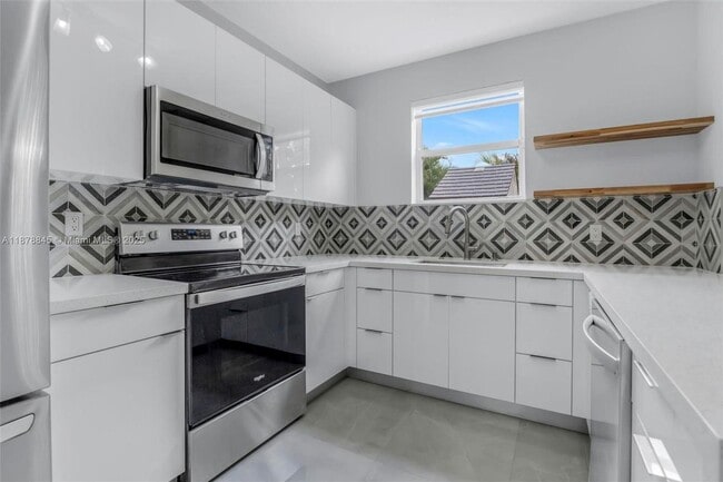 Foto del edificio - 801 NW 134th Ave