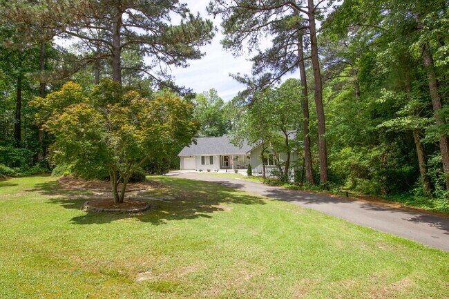 Building Photo - 806 Sumac Ln