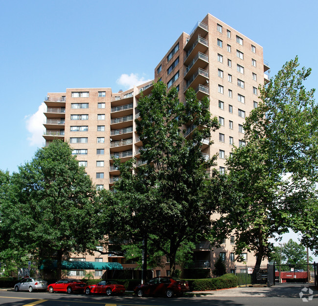 Building Photo - Forest Hill Towers