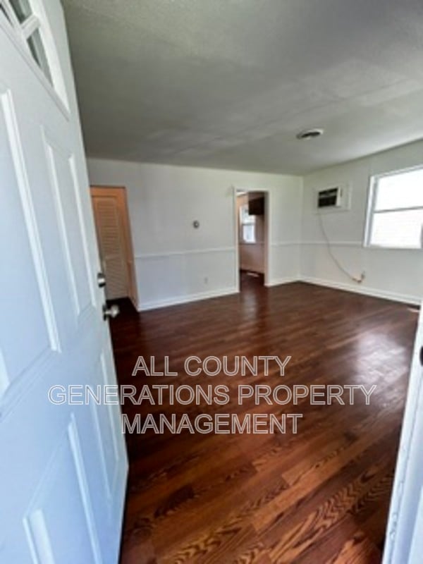 Building Photo - 165 Bellfield Ave