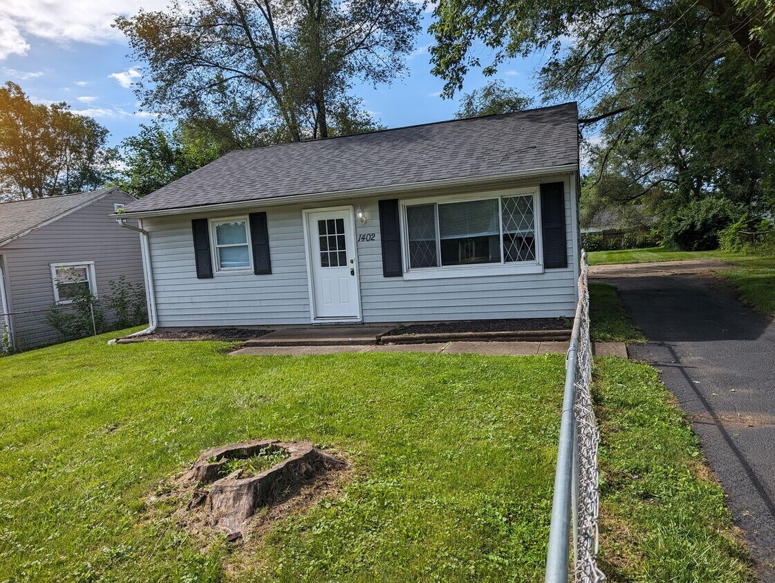 Primary Photo - 1402 Bernice Ave 2BR/1BA (Middletown)