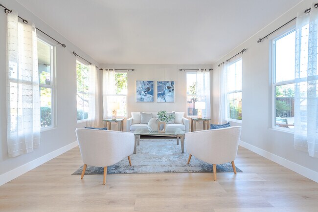 Building Photo - 2700 Spindrift Ct