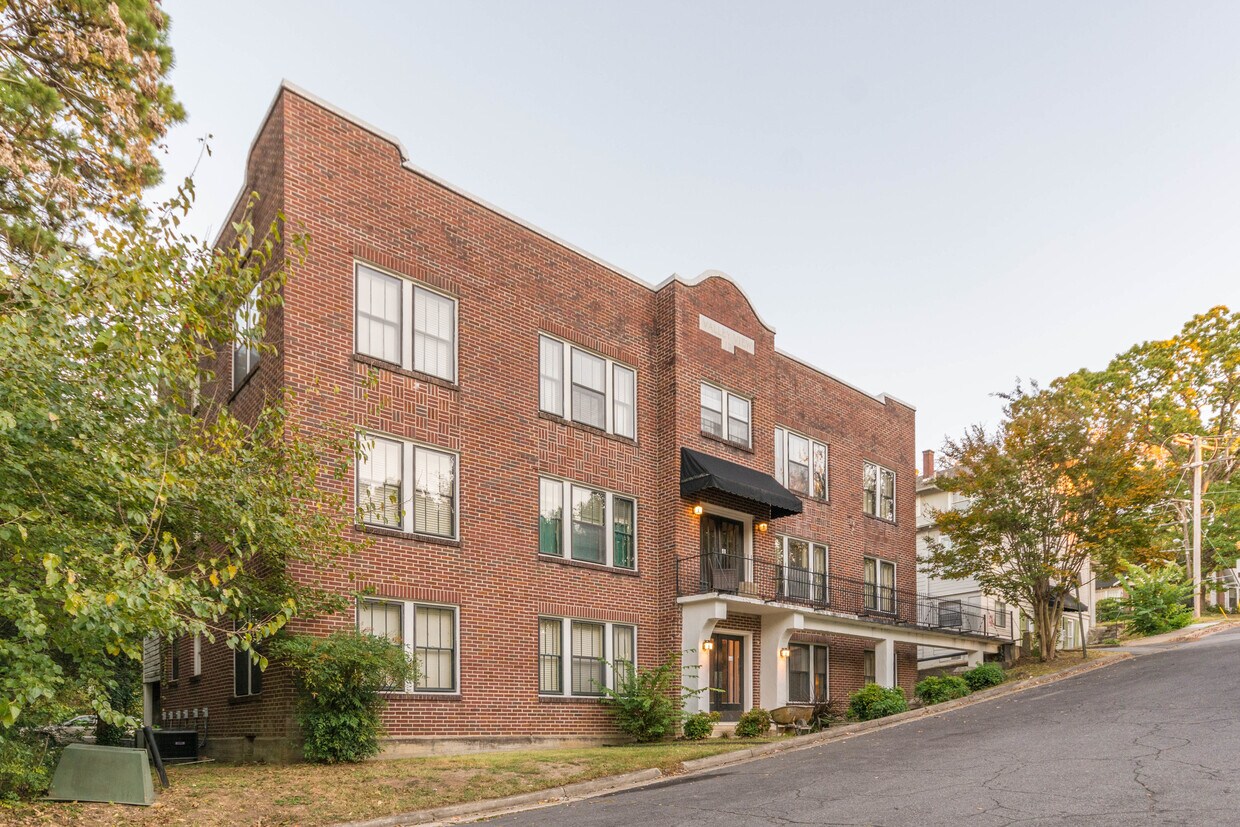 Valley View Apartments in Little Rock, AR