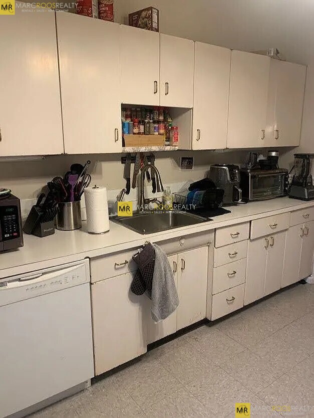 Building Photo - 12 Euston St