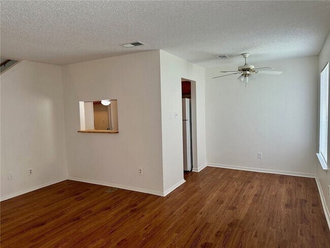 Foto del edificio - 3202 Cougar Trail