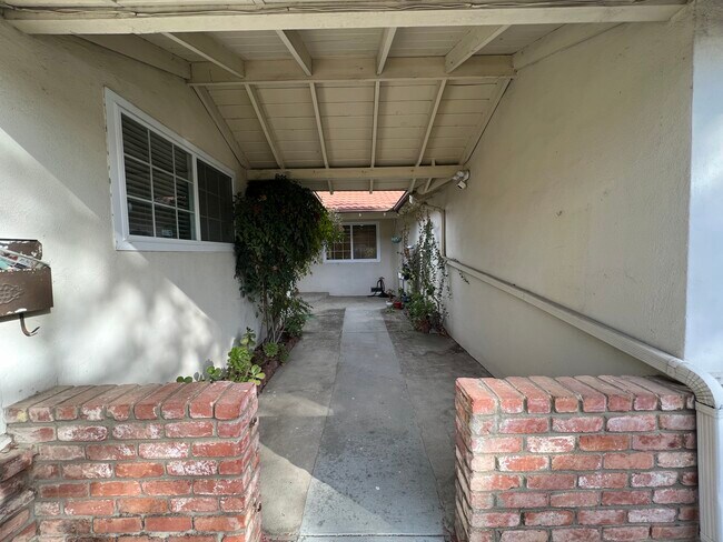Building Photo - 5540 Harwood Rd