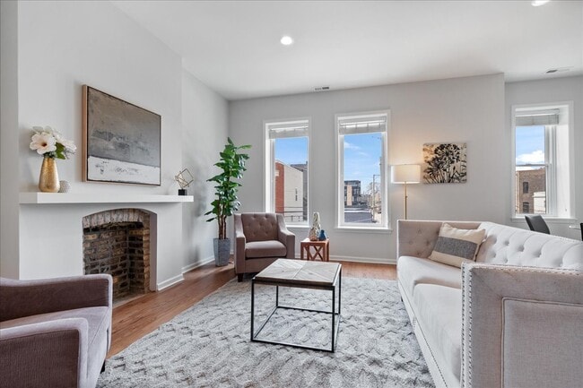 Building Photo - 217 S Bell Ave