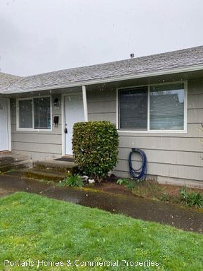 Building Photo - 3825-3829 SE 68th Ave