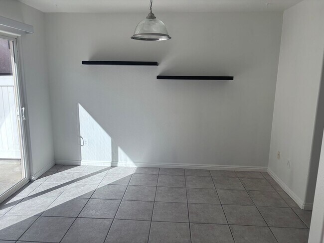 Foto del edificio - 3 bed / 2.5 bath / 1 car garage townhome