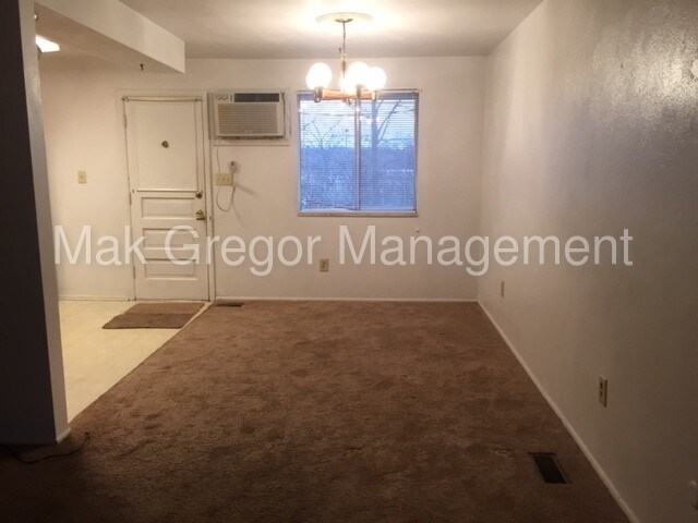 Building Photo - 710 Redway Cir