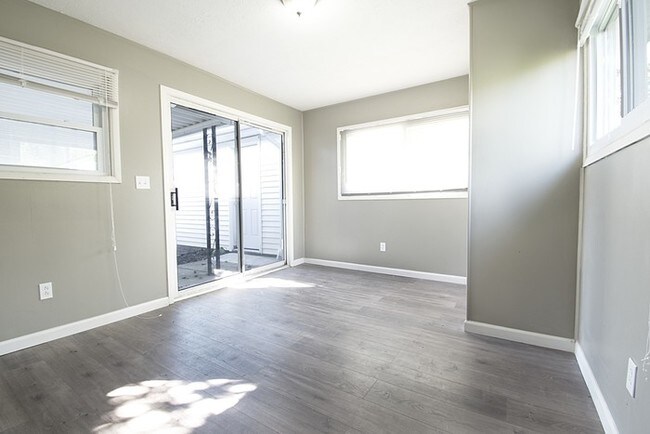 Foto del edificio - Gorgeous Updated 3+BD Ranch in Bedford!!