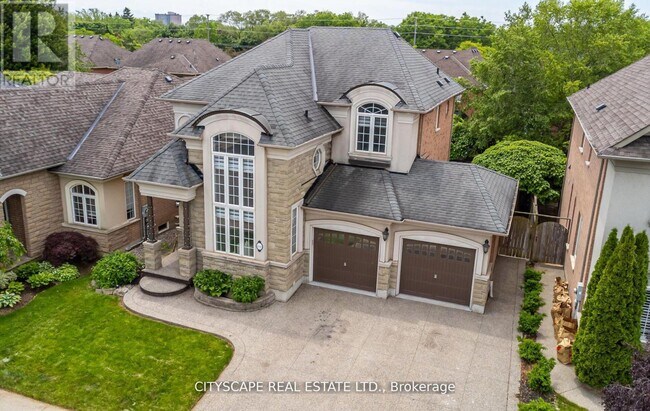 Photo du bâtiment - 194 Tawny Crescent