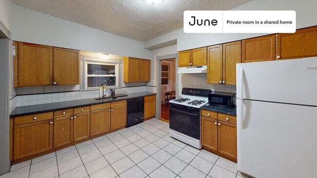 Foto del edificio - Room in Shared 6 bed/2 bath home in Allston