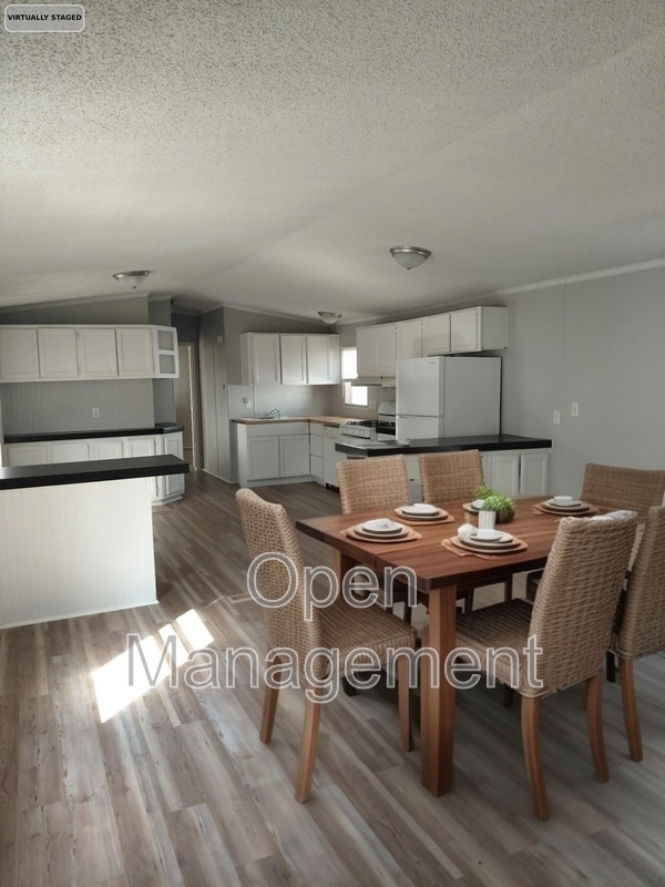 Foto del edificio - 301 Mantle Ave