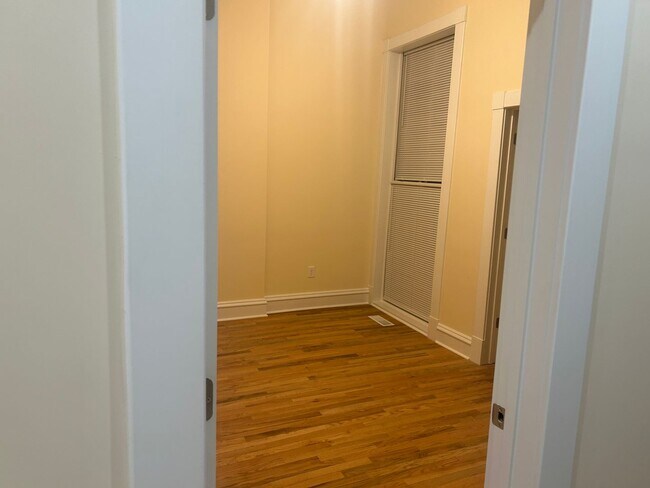 Foto del edificio - 1123 Grove Ave