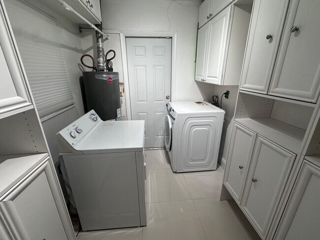 Foto del edificio - 40 NE 48th St