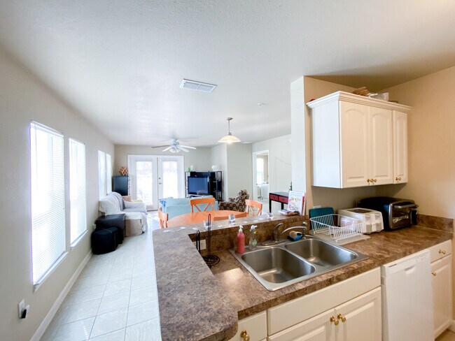 Foto del edificio - 835 SW 9th St