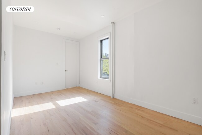 Building Photo - 151 Newton St