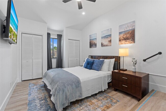 Foto del edificio - 719 NE 36th St