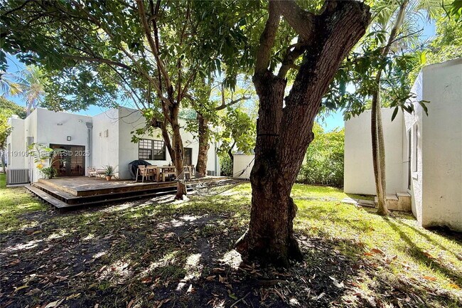 Foto del edificio - 3718 Sheridan Ave